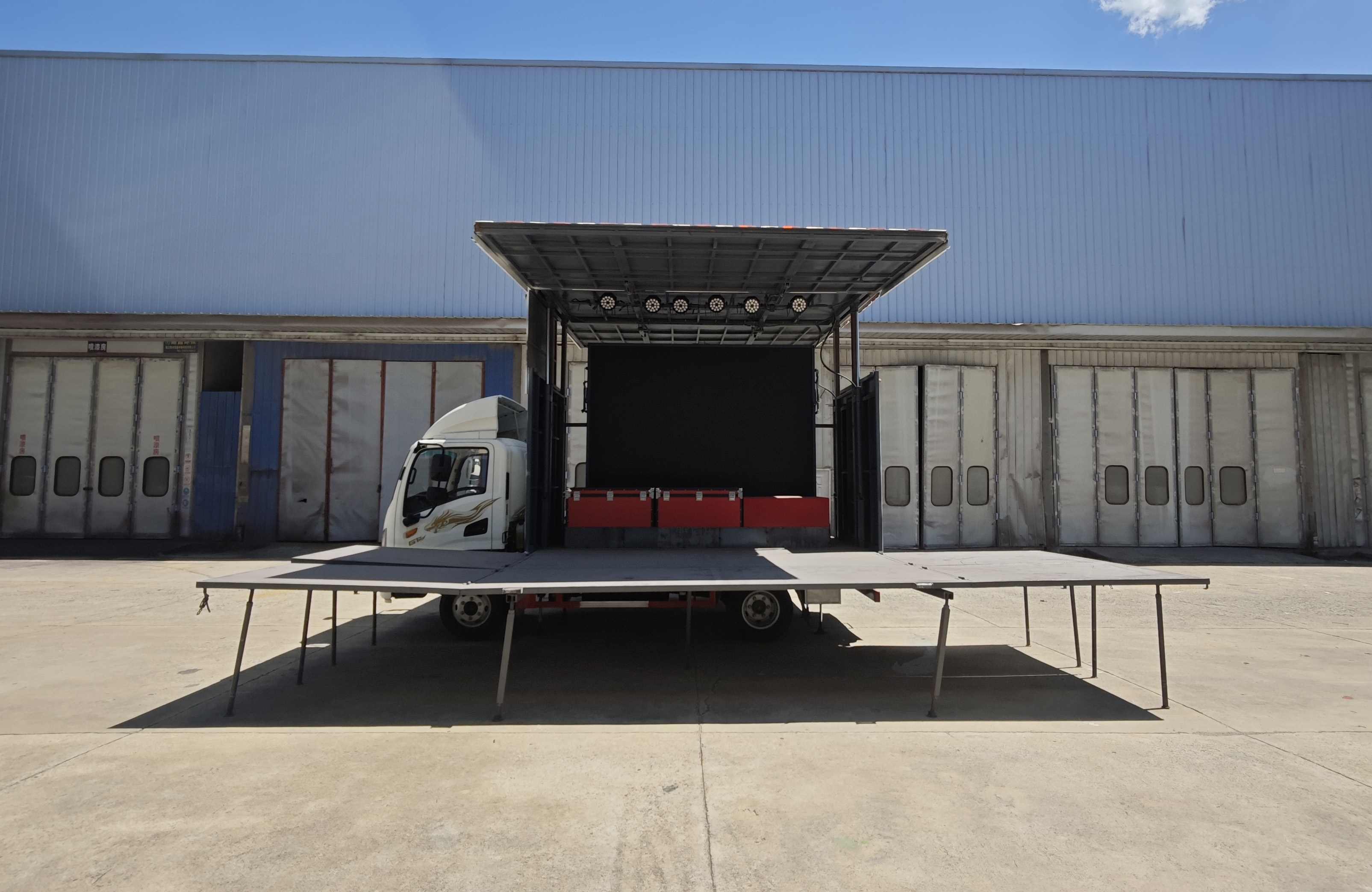 恒誠(chéng)睿德牌HRD5041XWTS舞臺(tái)車公告圖片