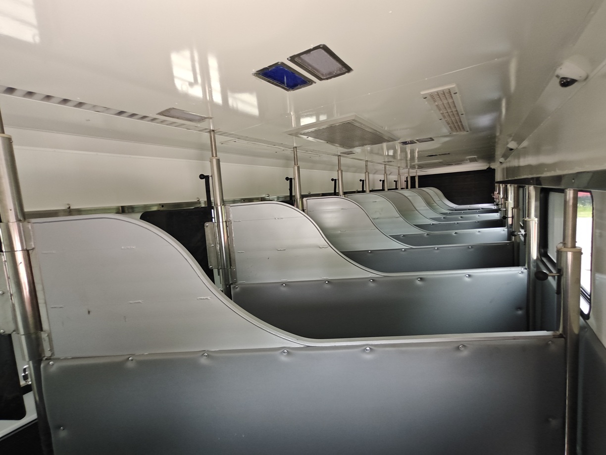 天順牌CHZ5182XYMB6運馬車公告圖片