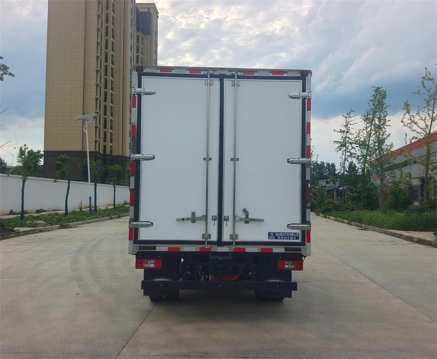 瑞力星牌RLQ5040XLCSBEV純電動冷藏車公告圖片