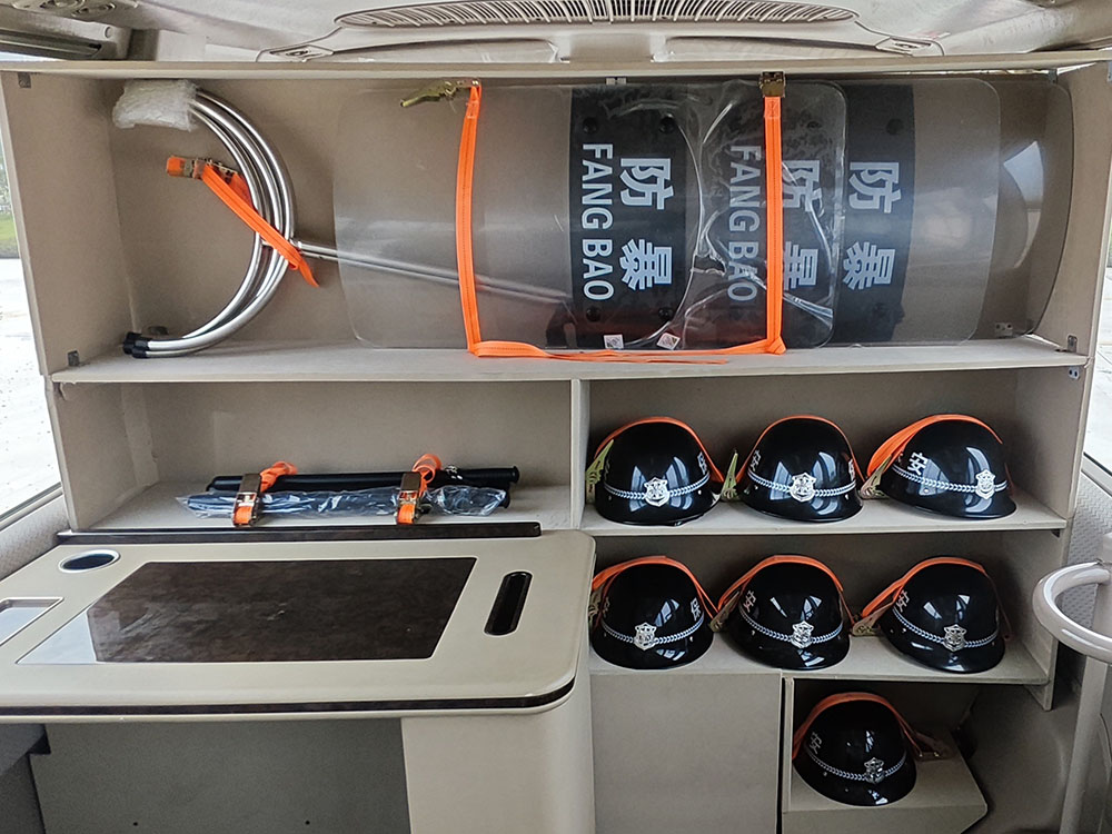 冉越陸捷牌RYV5060XYB22運(yùn)兵車公告圖片