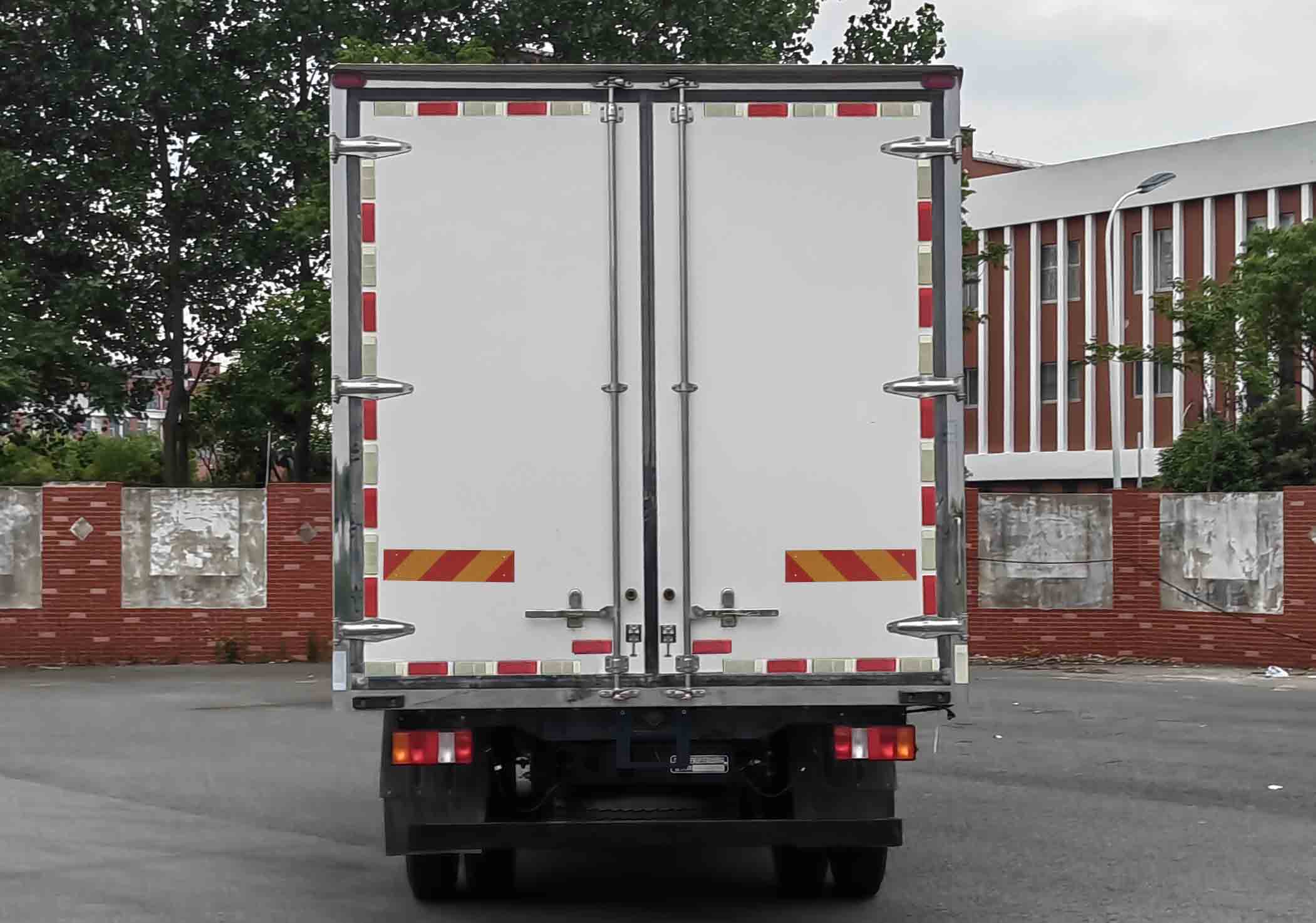 豪沃牌ZZ5137XLCK3615Z1BEVC0純電動冷藏車公告圖片