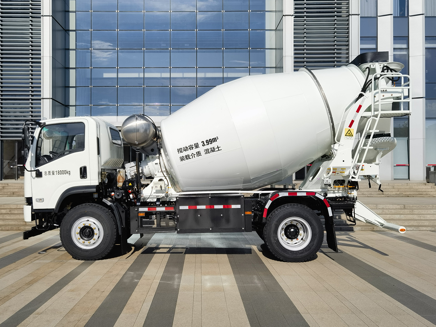 三一牌SYM5180GJB1BEV純電動混凝土攪拌運(yùn)輸車公告圖片