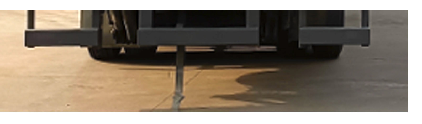 華威馳樂牌SGZ5180XFWZZ6C5腐蝕性物品廂式運輸車公告圖片