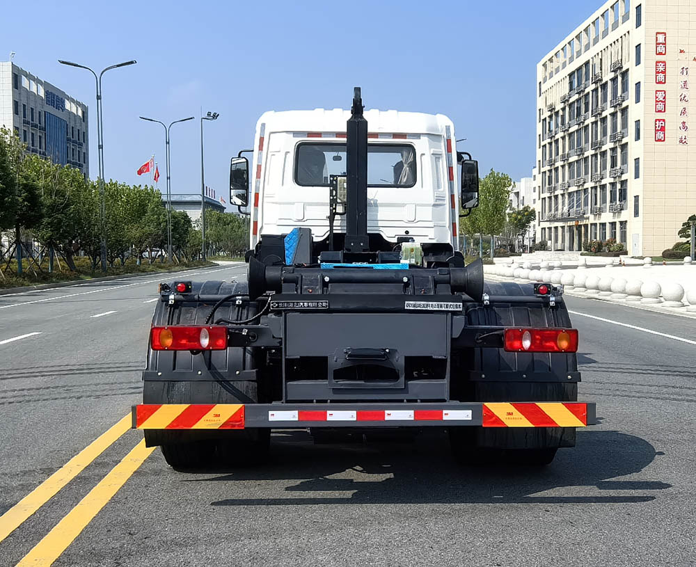 長灃牌CFC5180ZXXEQBEV純電動車廂可卸式垃圾車公告圖片