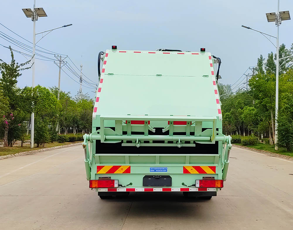 昱曦牌CHN5182ZYSBEV純電動(dòng)壓縮式垃圾車公告圖片