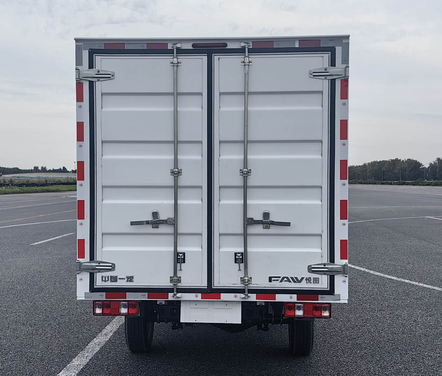 解放牌CA5030XXYP37L2BEVA86純電動(dòng)廂式貨車公告圖片