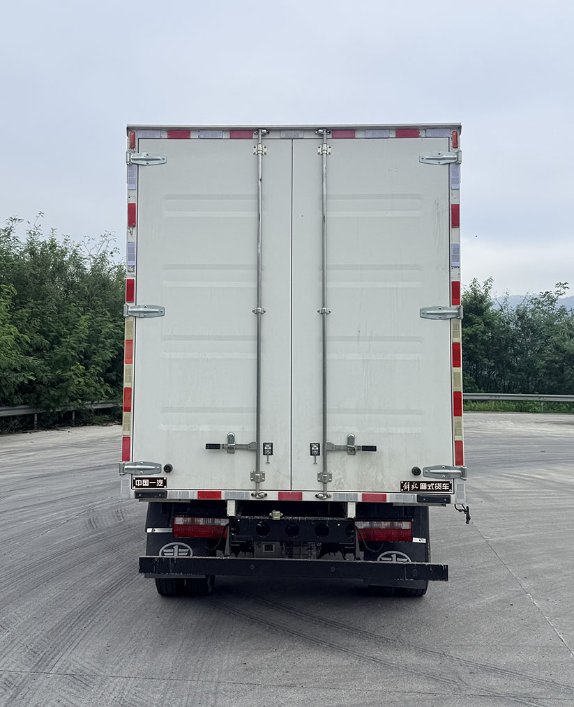 解放牌CA5040XXYP40L4BEVA84純電動廂式貨車公告圖片