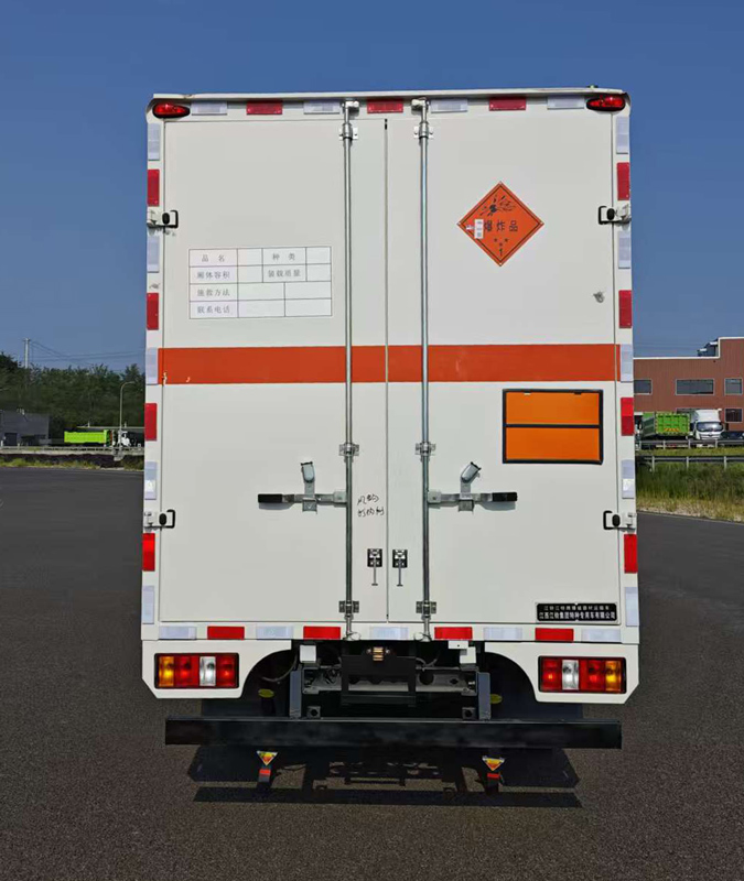 江鈴江特牌JMT5040XQYXGK26爆破器材運輸車公告圖片