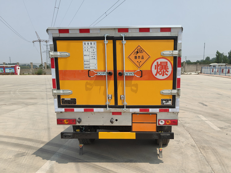 新飛牌XKC5047XQY6B爆破器材運輸車公告圖片