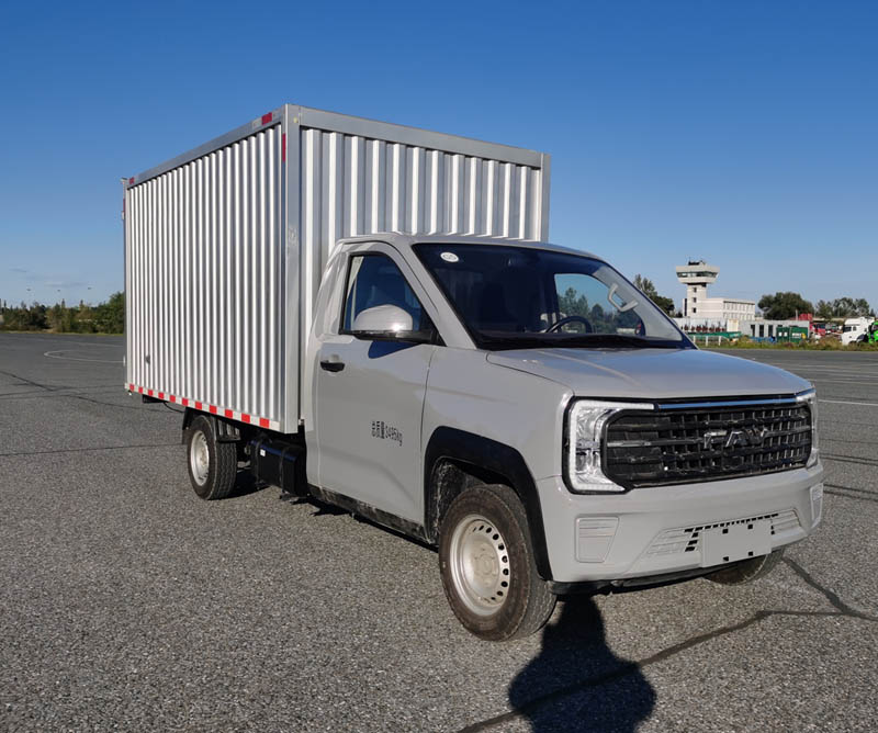 CA5030XXYP37Q04L2E6A86型廂式貨車圖片