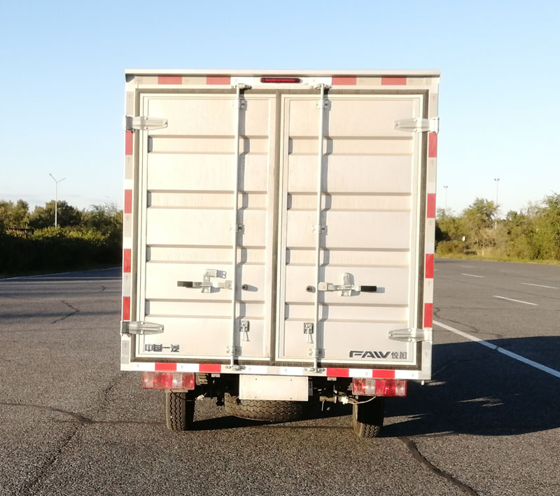 解放牌CA5030XXYP37Q04L2E6A86廂式貨車公告圖片