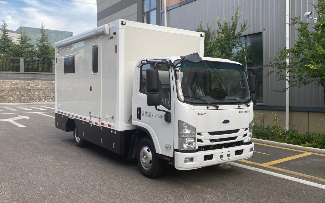 WGT5050XDWEV型純電動流動服務(wù)車圖片