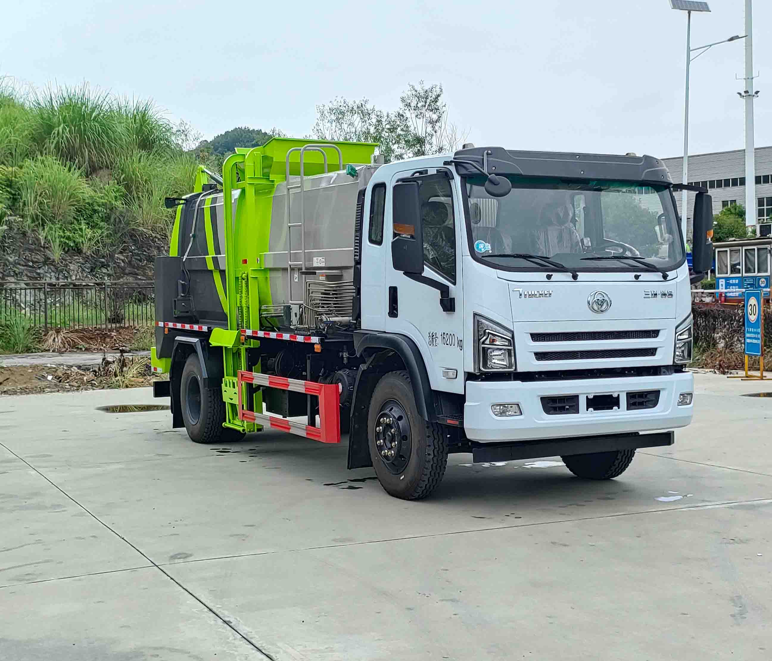 專致牌YZZ5165TCAN6餐廚垃圾車