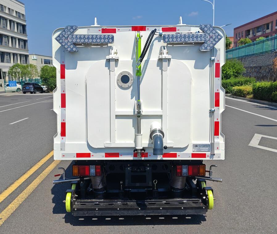 衡霸牌YYD5040TXSDBEV純電動洗掃車公告圖片