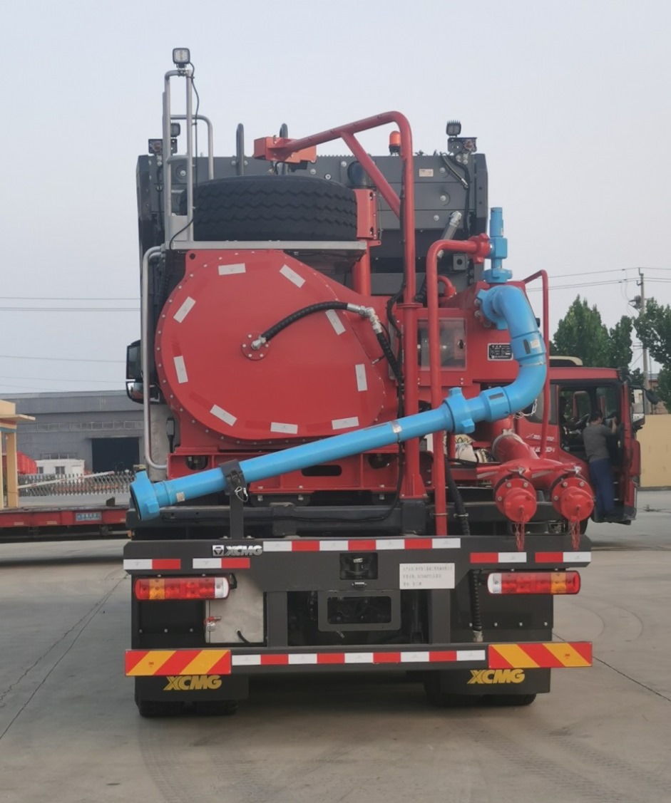 徐工牌XGJ5460TYL壓裂車公告圖片