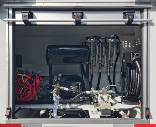 耶律潔牌SWT5030TYHBJ6路面養(yǎng)護(hù)車公告圖片