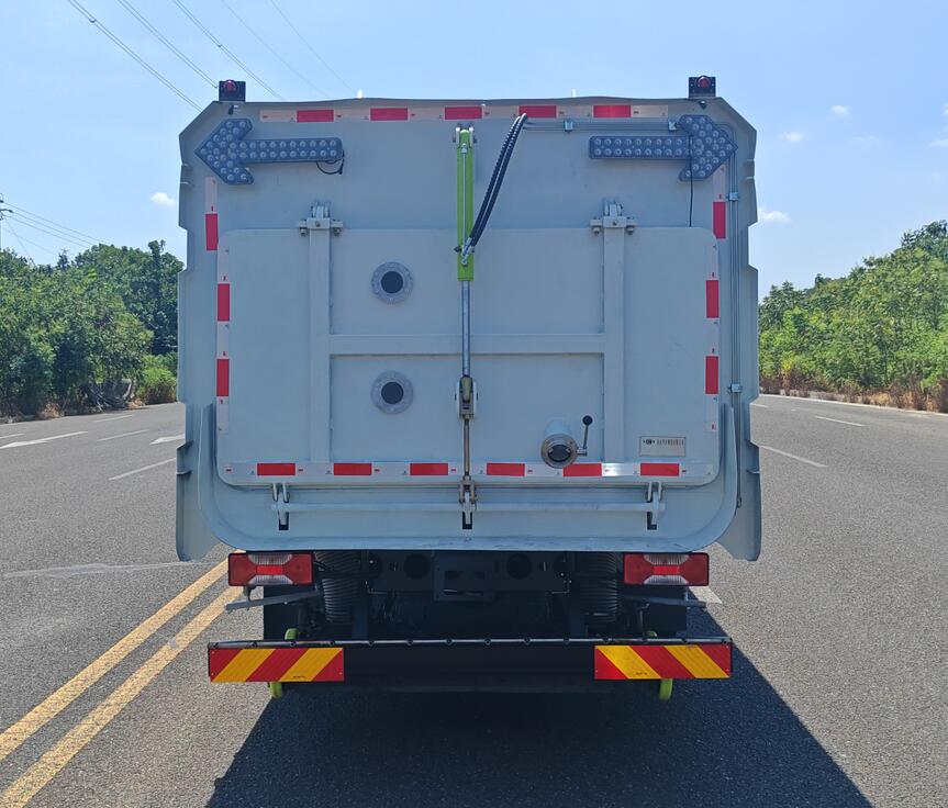 衡霸牌YYD5120TXSSBEV純電動洗掃車公告圖片