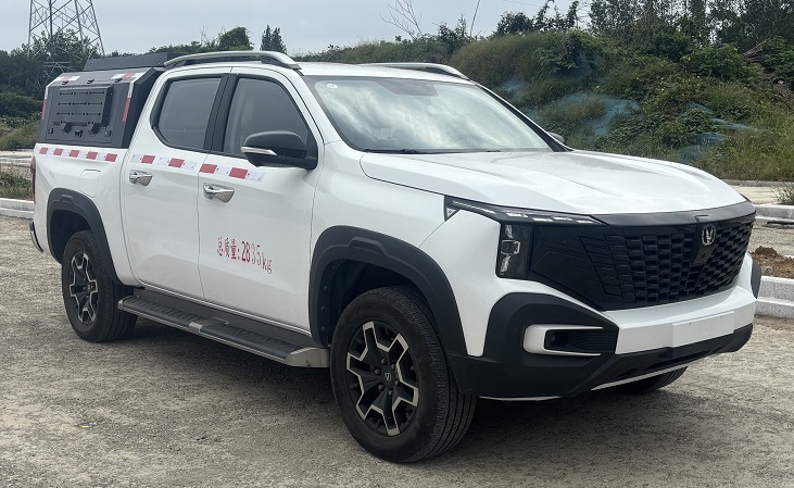 程力威牌CLW5030XZHHEV6ZK插電式增程混合動力指揮車