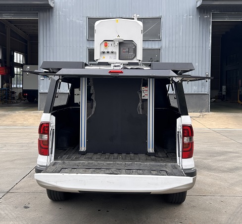 程力威牌CLW5030XZHHEV6ZK插電式增程混合動力指揮車公告圖片