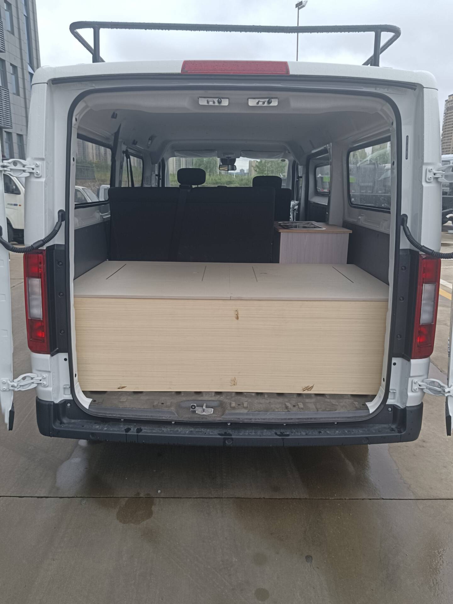 縱昂牌CLT5030TSYBJBEV純電動宿營車公告圖片