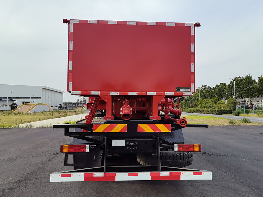 殷實(shí)牌YSX5310TYL200R壓裂車公告圖片