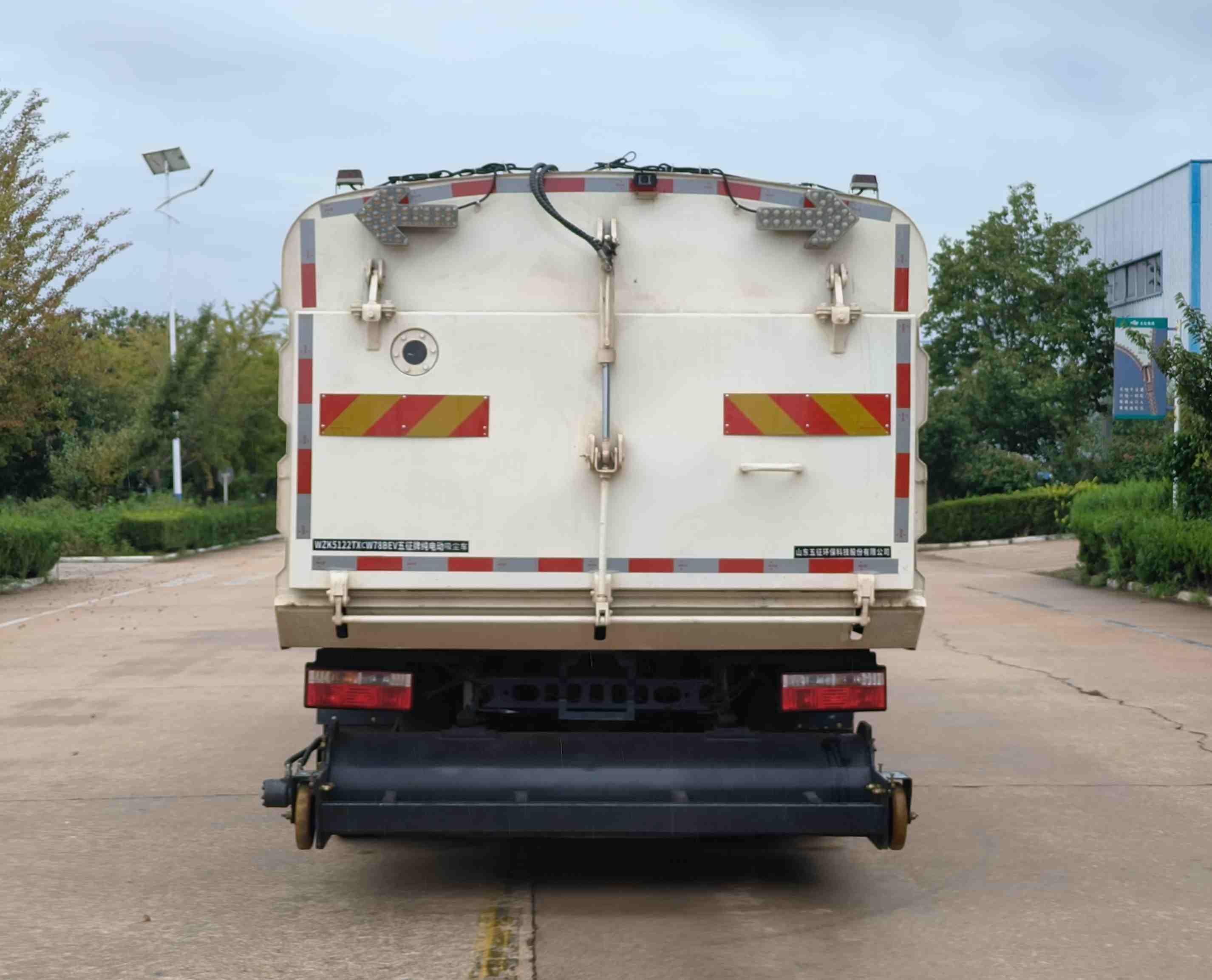 五征牌WZK5122TXCW78BEV純電動吸塵車公告圖片