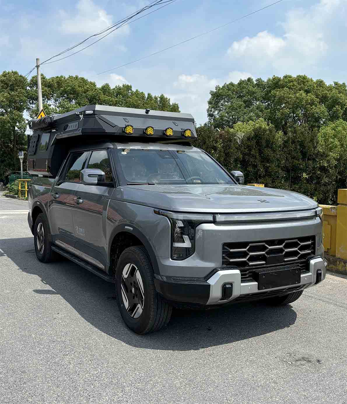 FHA5030XLJPHEV型插電式混合動力旅居車圖片