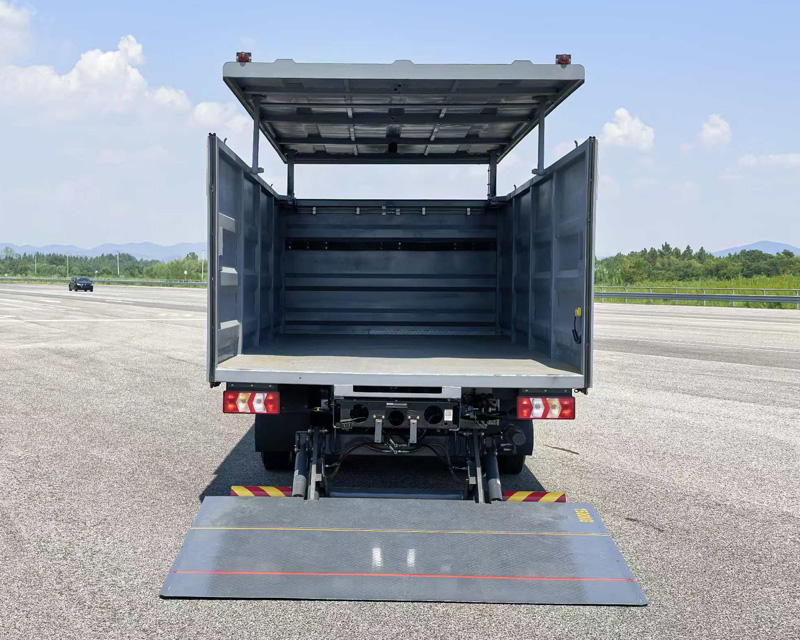 犀重牌AXZ5080XTYSXBEV純電動(dòng)密閉式桶裝垃圾車公告圖片