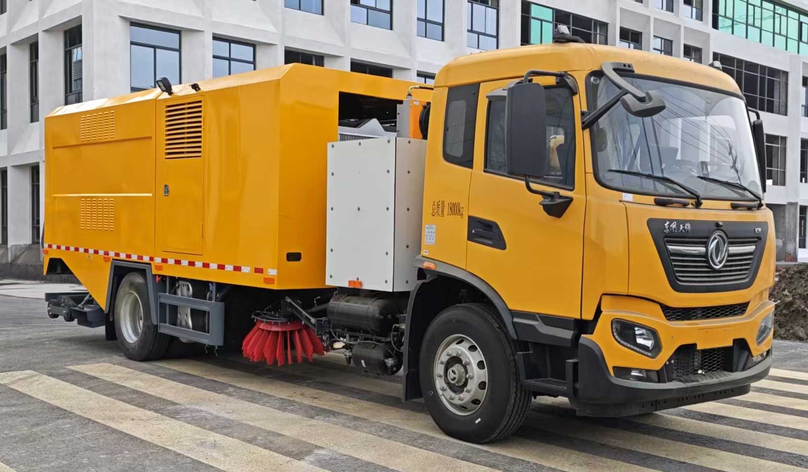 YPT5180TXSEV型純電動(dòng)洗掃車圖片