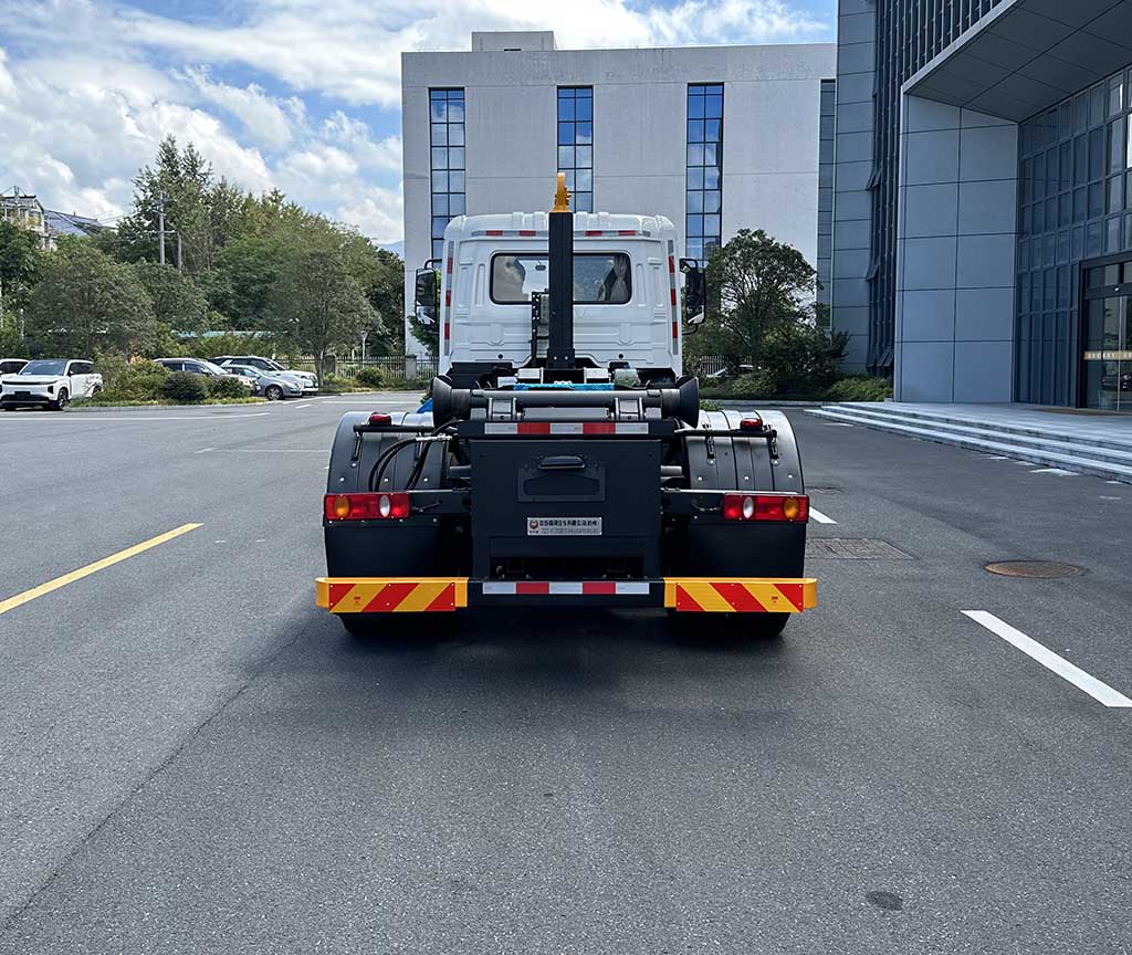 中汽牌ZQZ5181ZXXBEVD純電動車廂可卸式垃圾車公告圖片