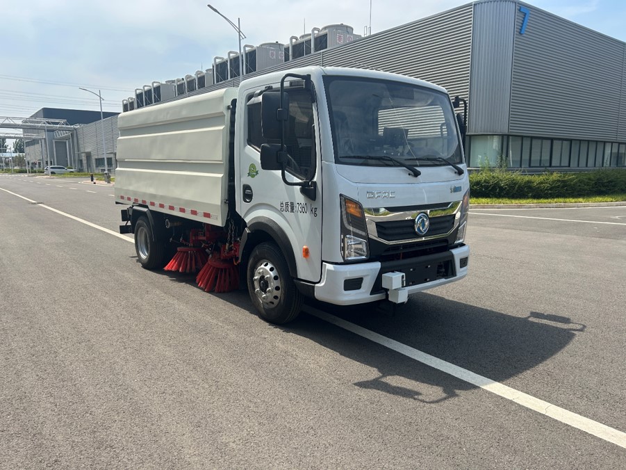 AXZ5071TSLDFBEV型純電動(dòng)掃路車圖片