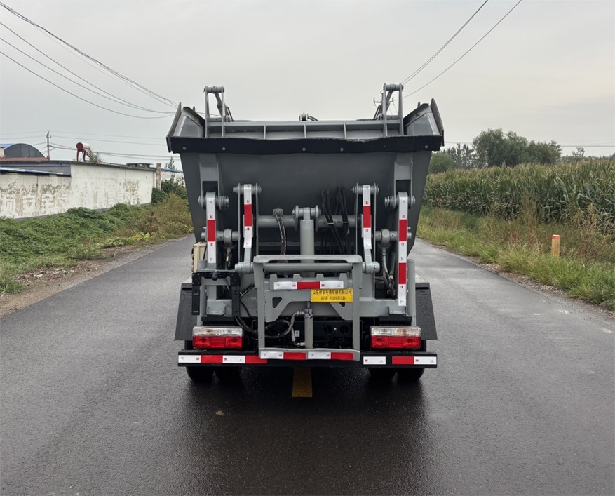 祥農(nóng)達(dá)牌SGW5040ZZZBEVEQ純電動(dòng)自裝卸式垃圾車(chē)公告圖片