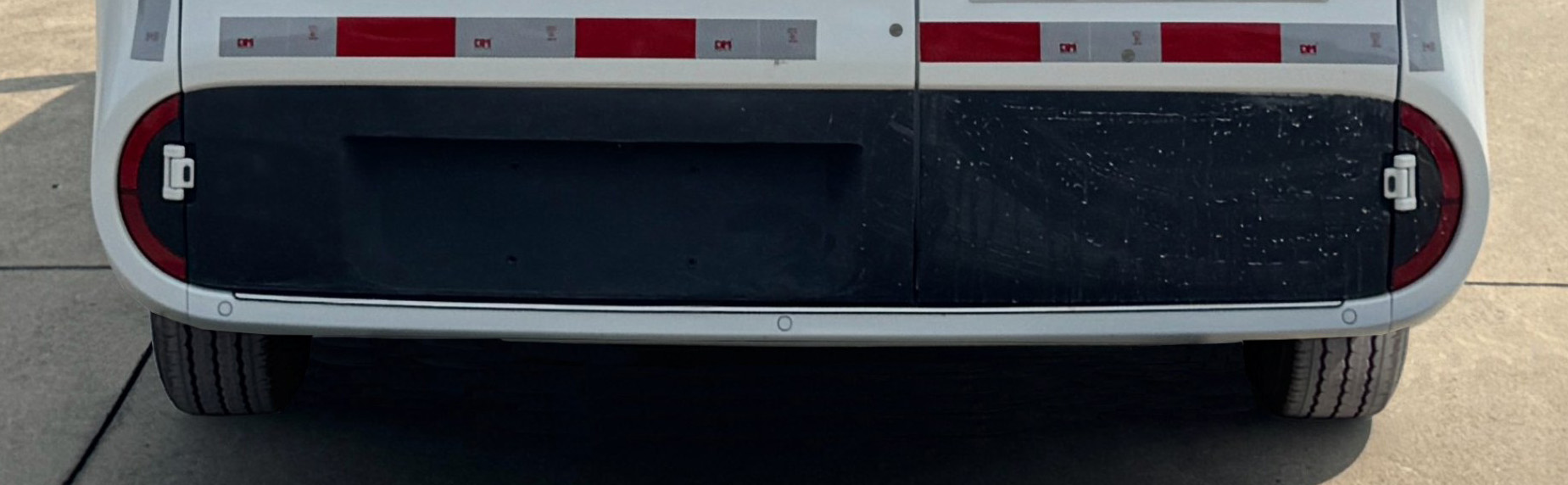 申馳牌SQL5030XYCU1BEV-AM純電動運(yùn)鈔車公告圖片