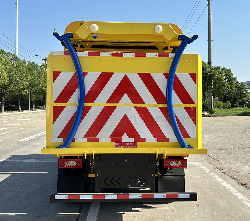 福潤(rùn)康牌FRK5040TFZBJ6防撞緩沖車公告圖片