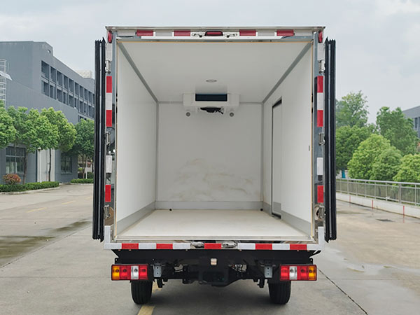 程力威牌CLW5030XLCBEVBXW純電動冷藏車公告圖片