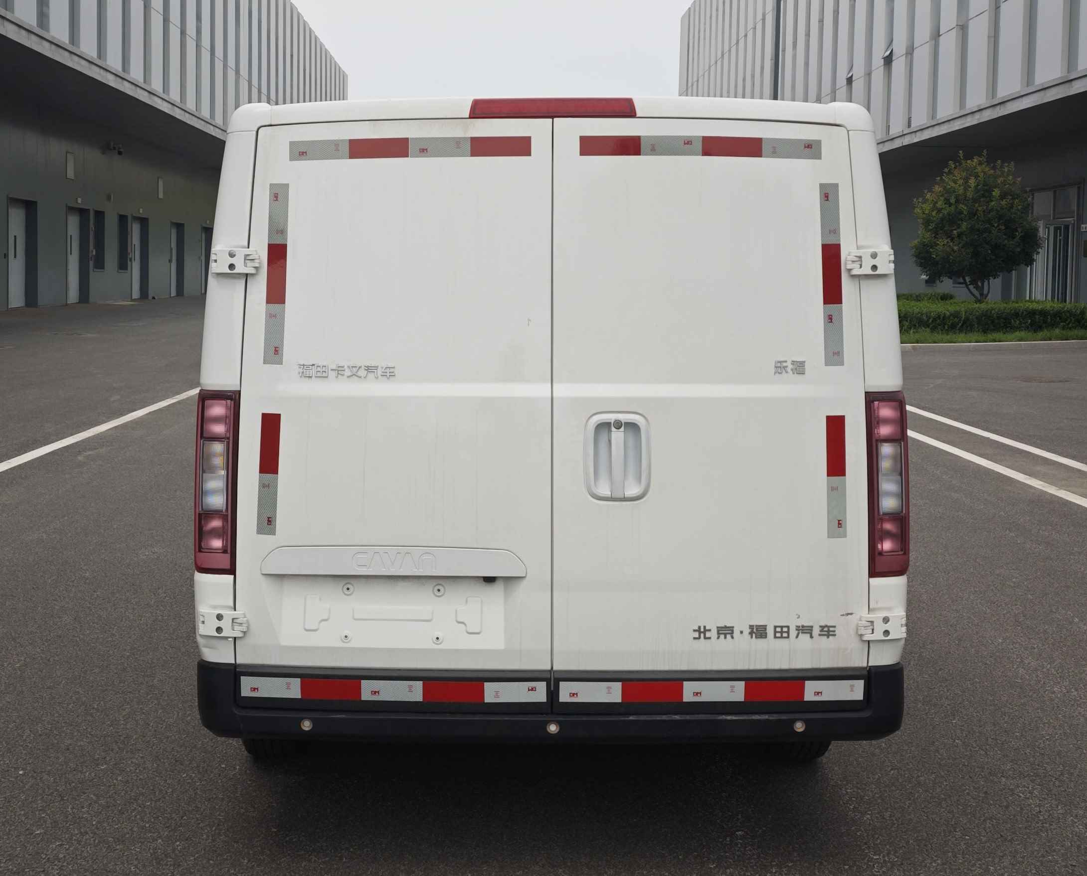 福田牌BJ5031XXYEVZC純電動(dòng)廂式貨車公告圖片