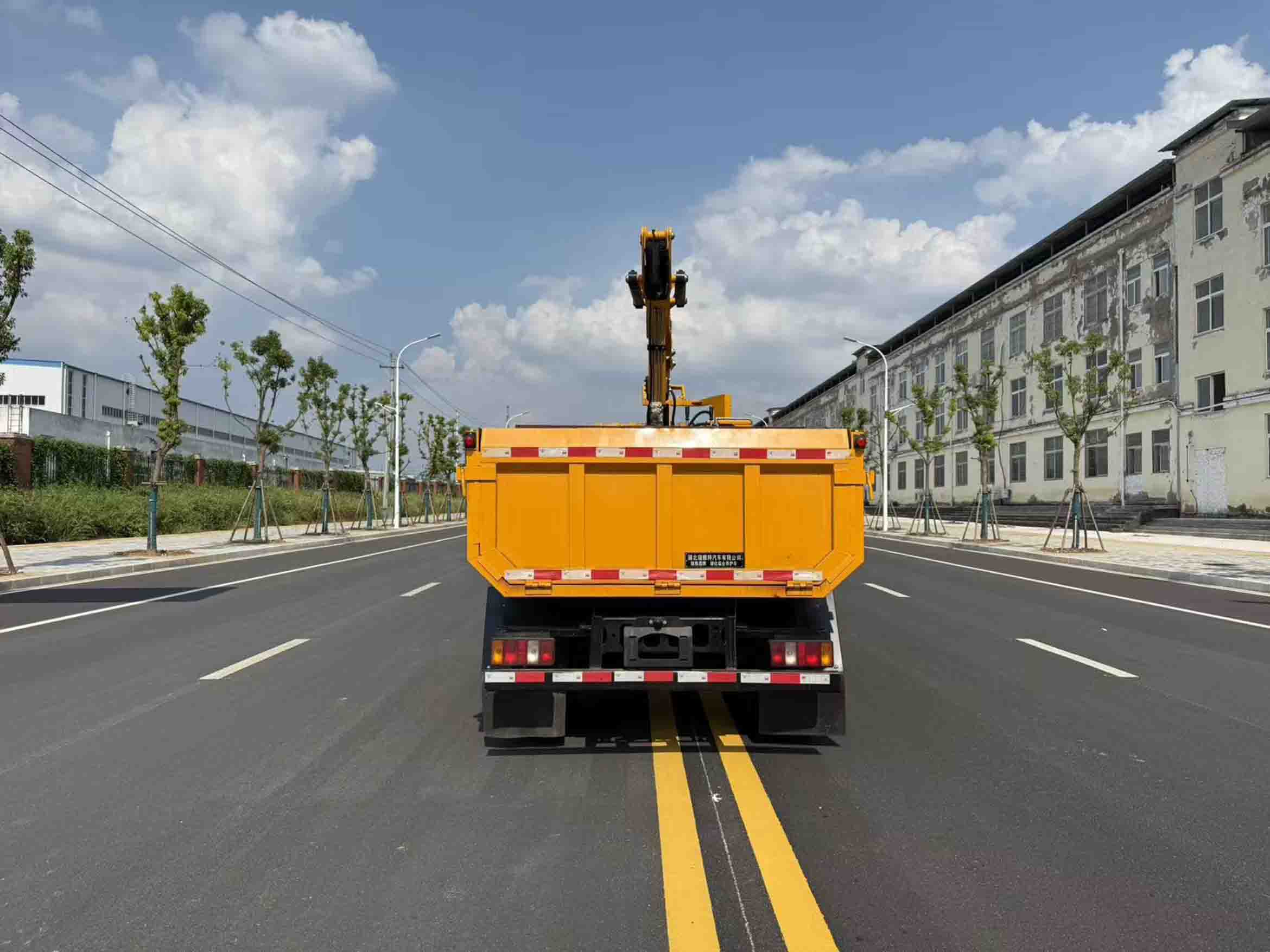 瑞雅晟牌RRR5043TYHS綠化綜合養(yǎng)護車公告圖片