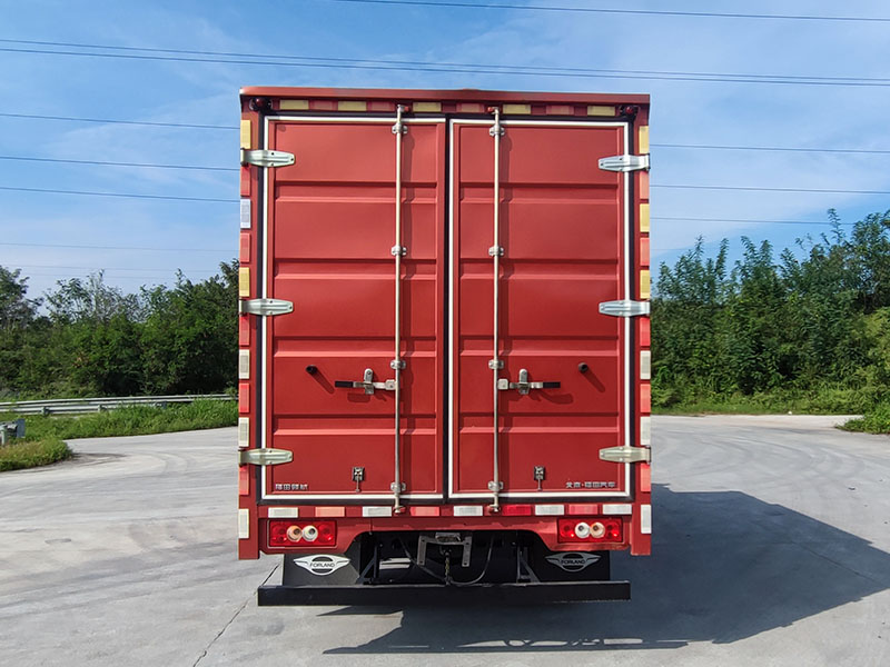 福田牌BJ5046XXY9JBA-58廂式貨車(chē)公告圖片