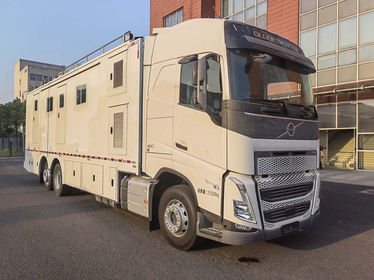 中馳威牌CEV5211XZH指揮車