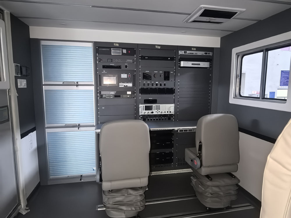 中馳威牌CEV5211XZH指揮車公告圖片