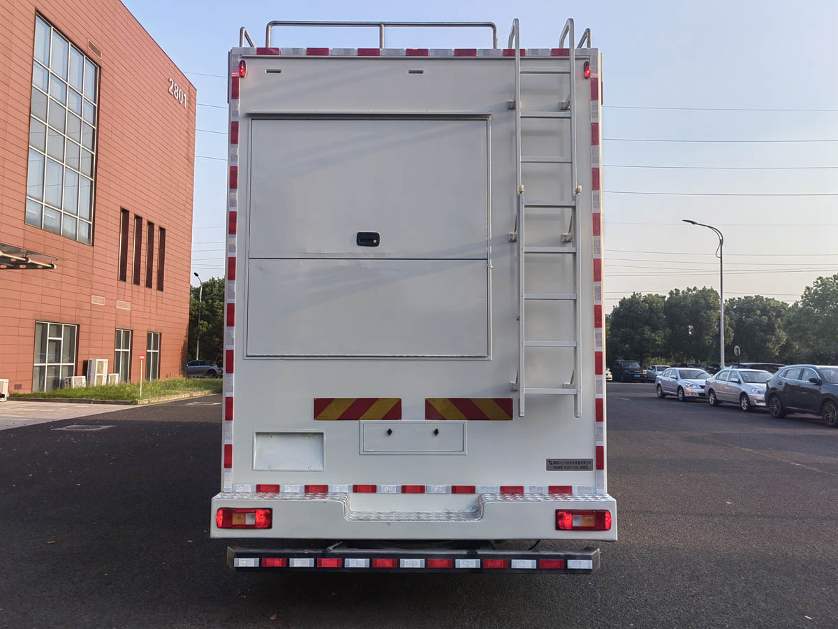 中馳威牌CEV5211XZH指揮車公告圖片