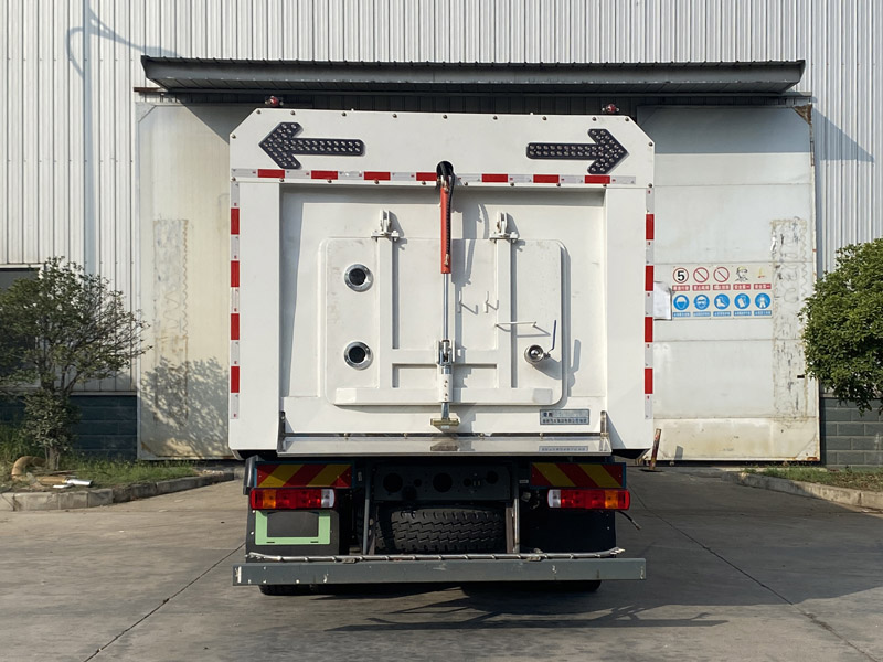 楚勝牌CSC5187TXSZBEV純電動(dòng)洗掃車公告圖片