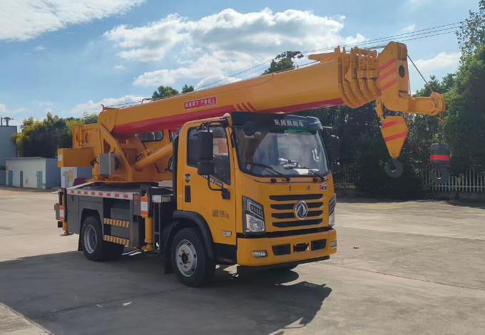 EYX5120JQZ型汽車起重機(jī)圖片
