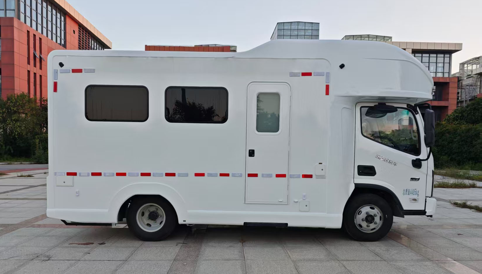 歌睿途牌GXC5046XDWBEV純電動流動服務(wù)車公告圖片