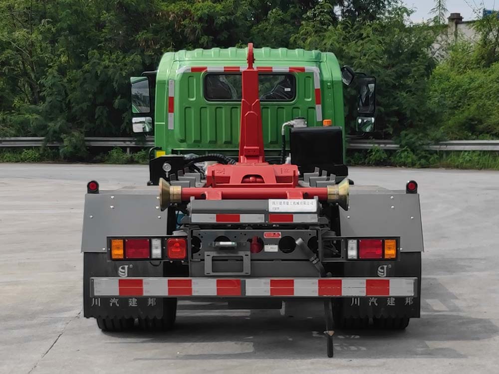 川汽建邦牌JBJ5121ZXXBEV純電動(dòng)車廂可卸式垃圾車公告圖片