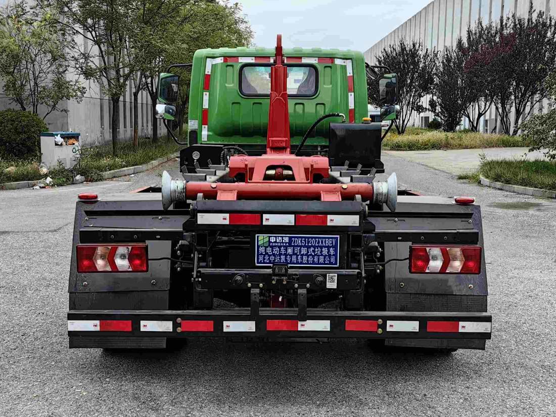 中達凱牌ZDK5120ZXXBEV純電動車廂可卸式垃圾車公告圖片