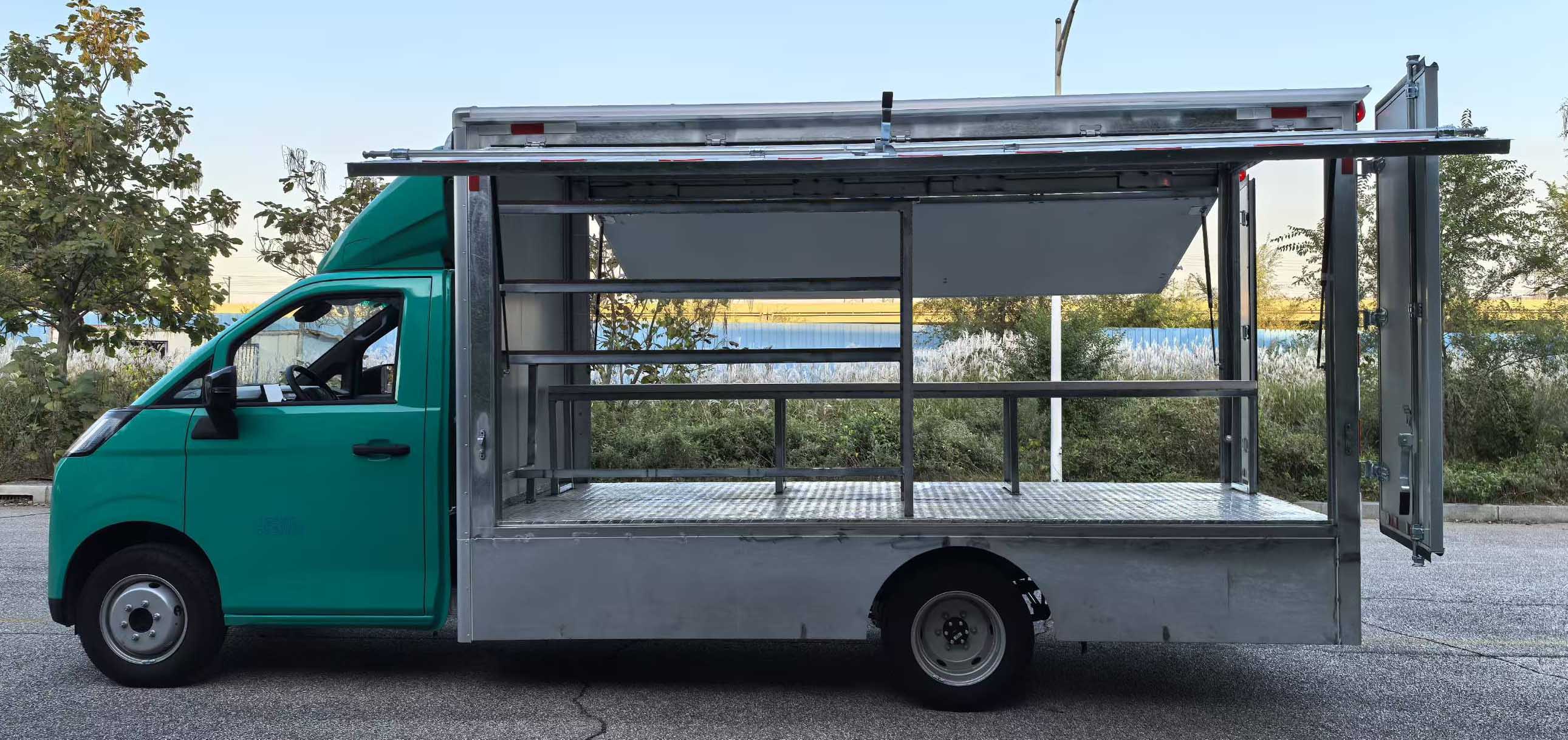 金杯牌LSZ5030XSHBEV純電動售貨車公告圖片