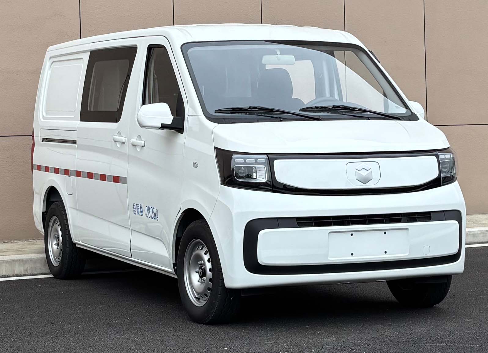 長(zhǎng)安牌SC5038XXYAAAEBEV純電動(dòng)廂式貨車