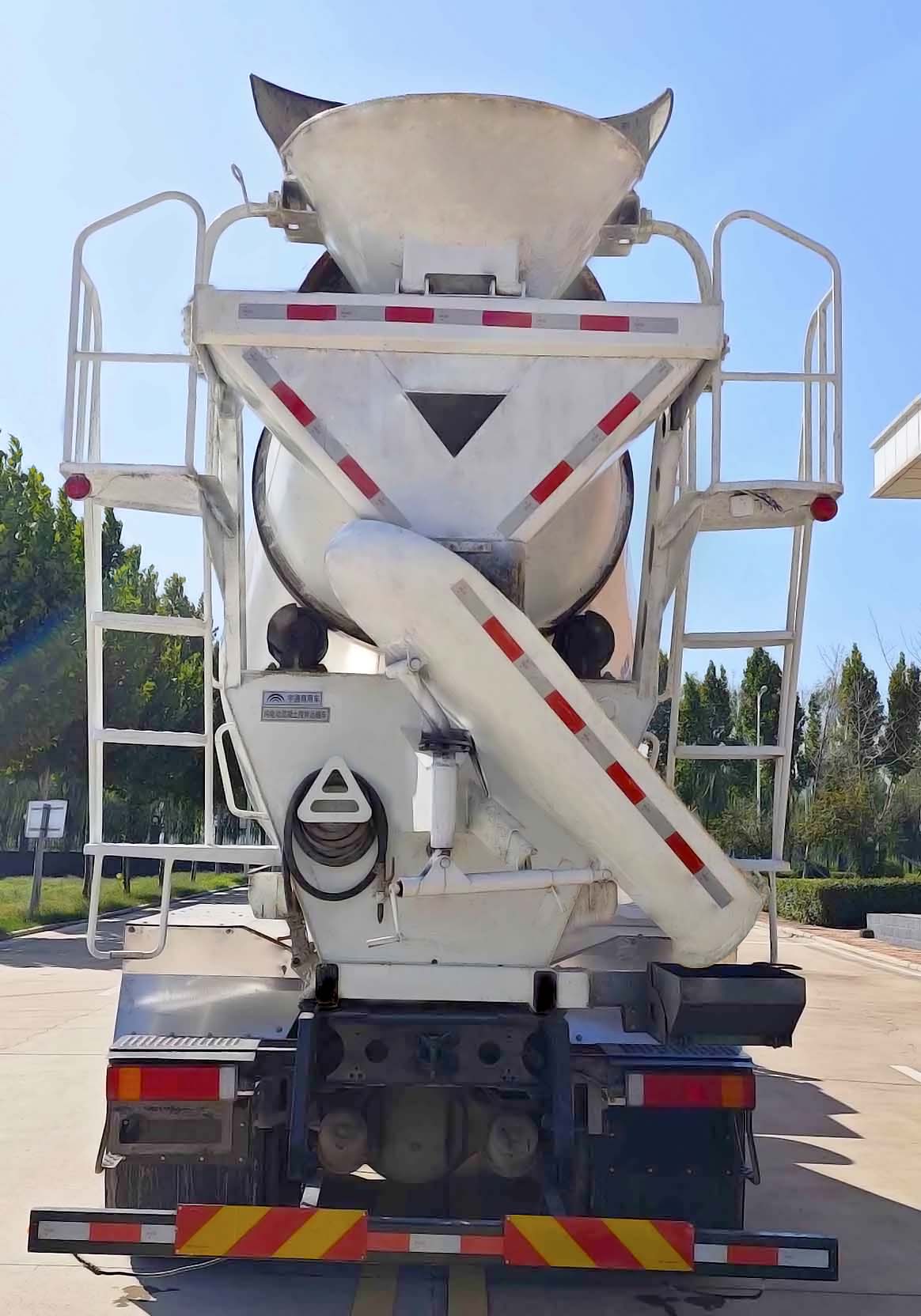 宇通牌ZKH5312GJBP6BEV3K純電動混凝土攪拌運輸車公告圖片