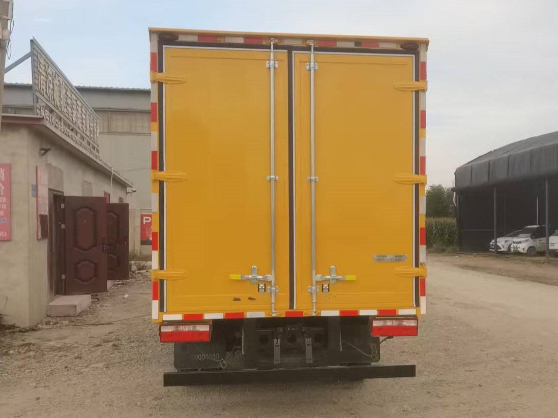 春洪牌CHP5045XJX-DF檢修車(chē)公告圖片